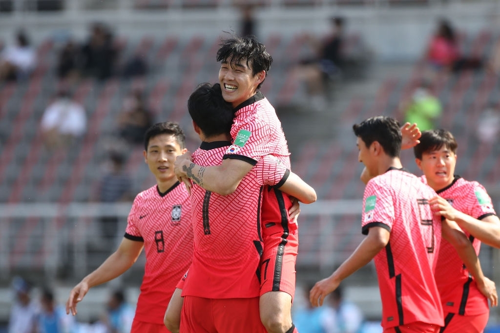 Son Heung-min động viên: &quot;Eriksen, I love you&quot; sau khi ghi bàn mang niềm vui đến hàng triệu fan Việt Nam - Ảnh 3.