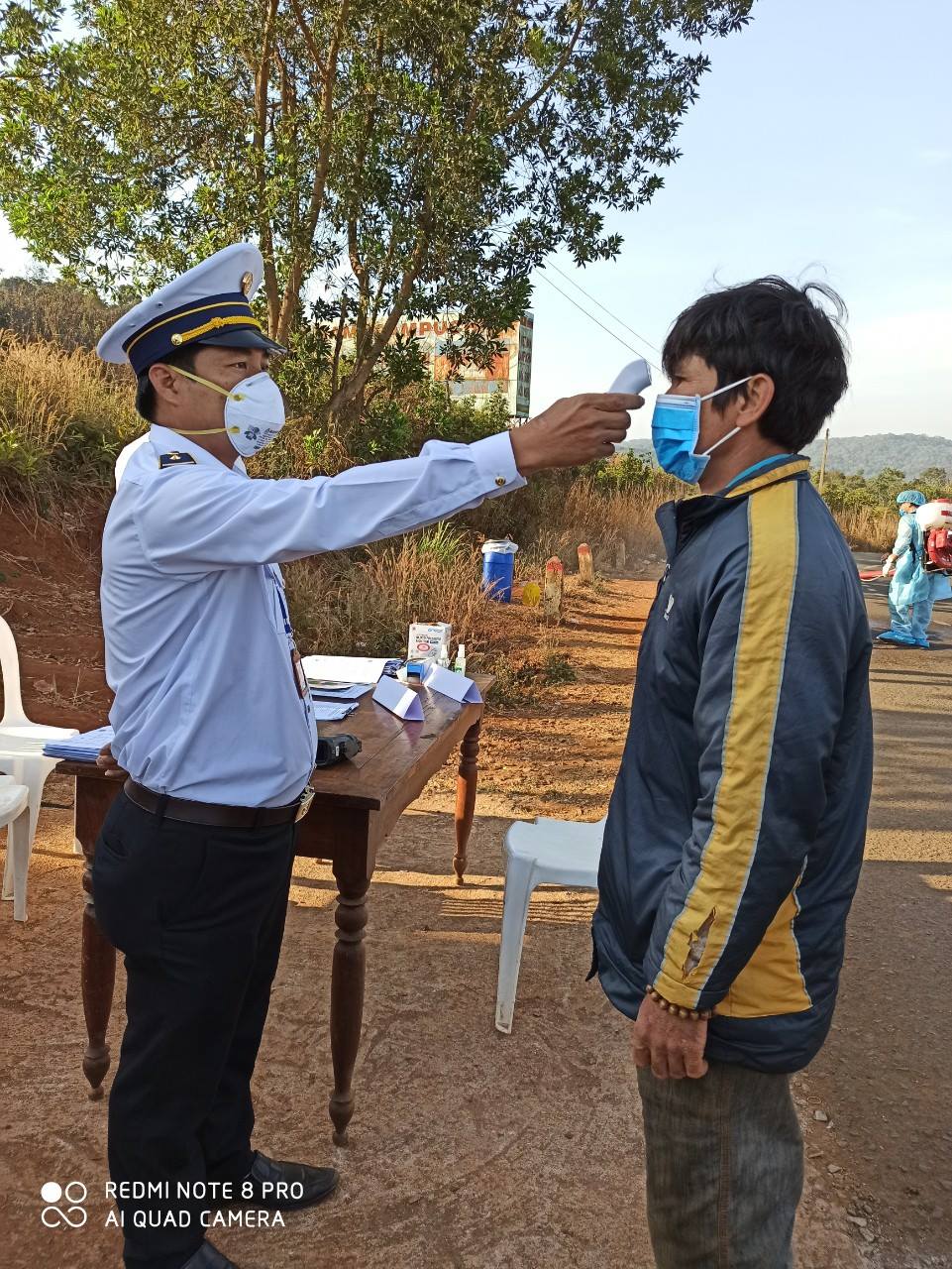 Đắk Nông: Sở Y tế đẩy mạnh công tác tuyên truyền phòng, chống dịch đến &quot;cửa&quot; từng nhà - Ảnh 1.