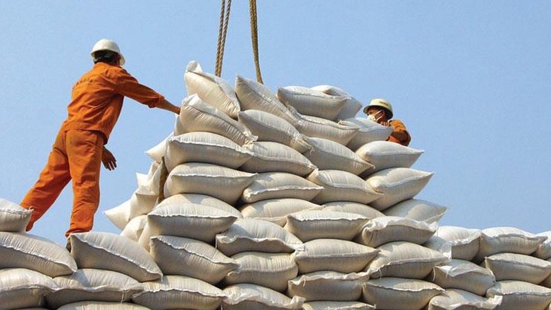Gạo Ấn Độ giá rẻ nhập về Việt Nam tăng 'khủng' gấp 3.200 lần - Ảnh 1.