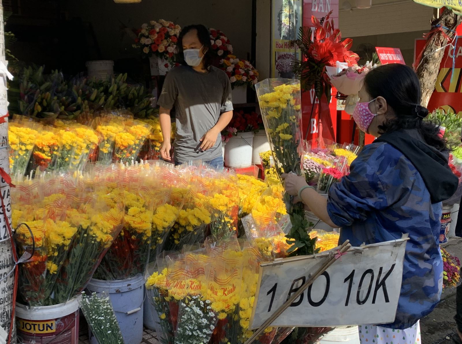 TP Hồ Chí Minh vừa nỗ lực chống dịch vừa hỗ trợ tiêu thụ nông sản cho các tỉnh - Ảnh 3.