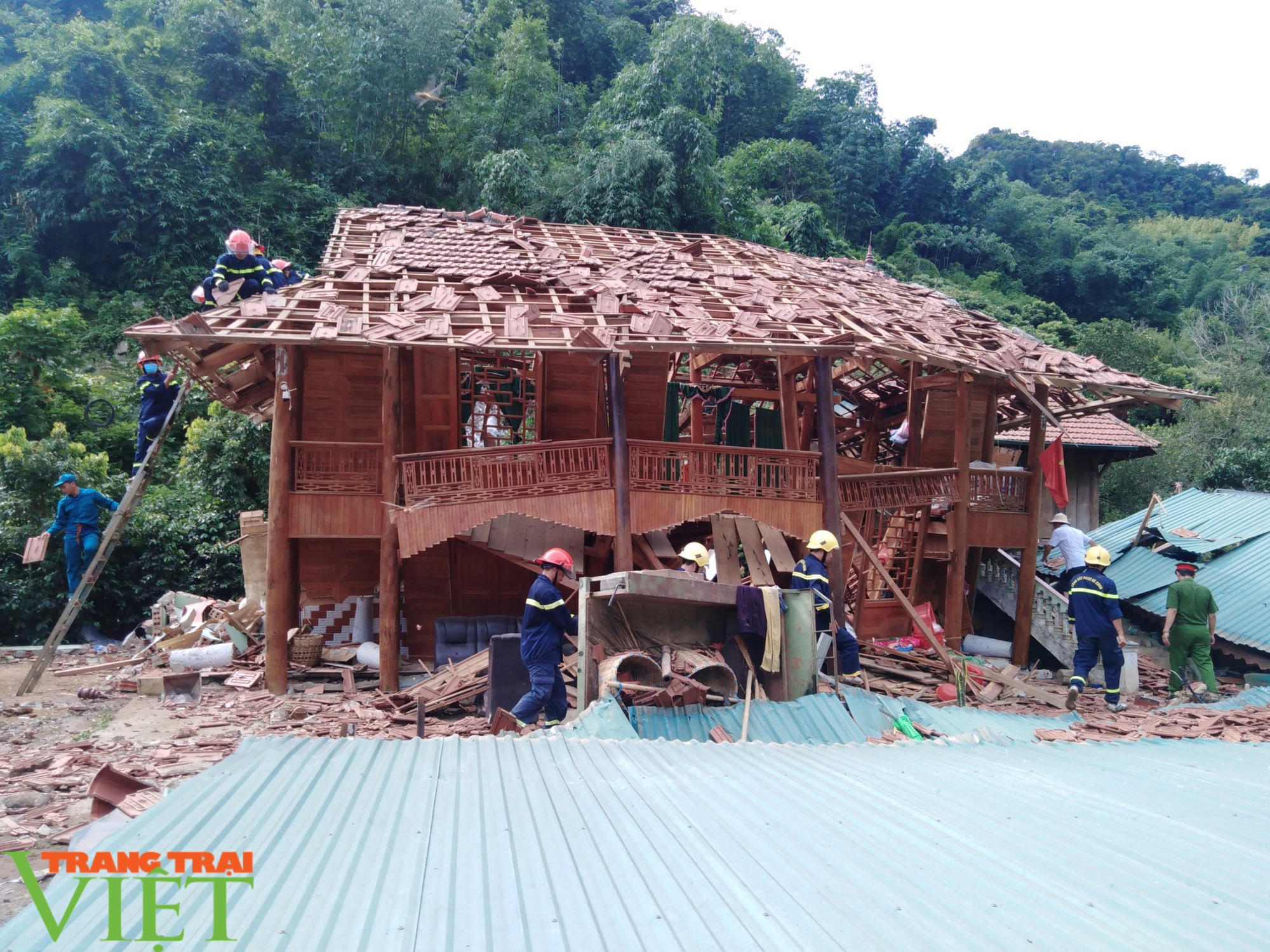 Thành phố Sơn La: Phòng chống nguy cơ đá lăn trước mùa mưa, lũ - Ảnh 4.