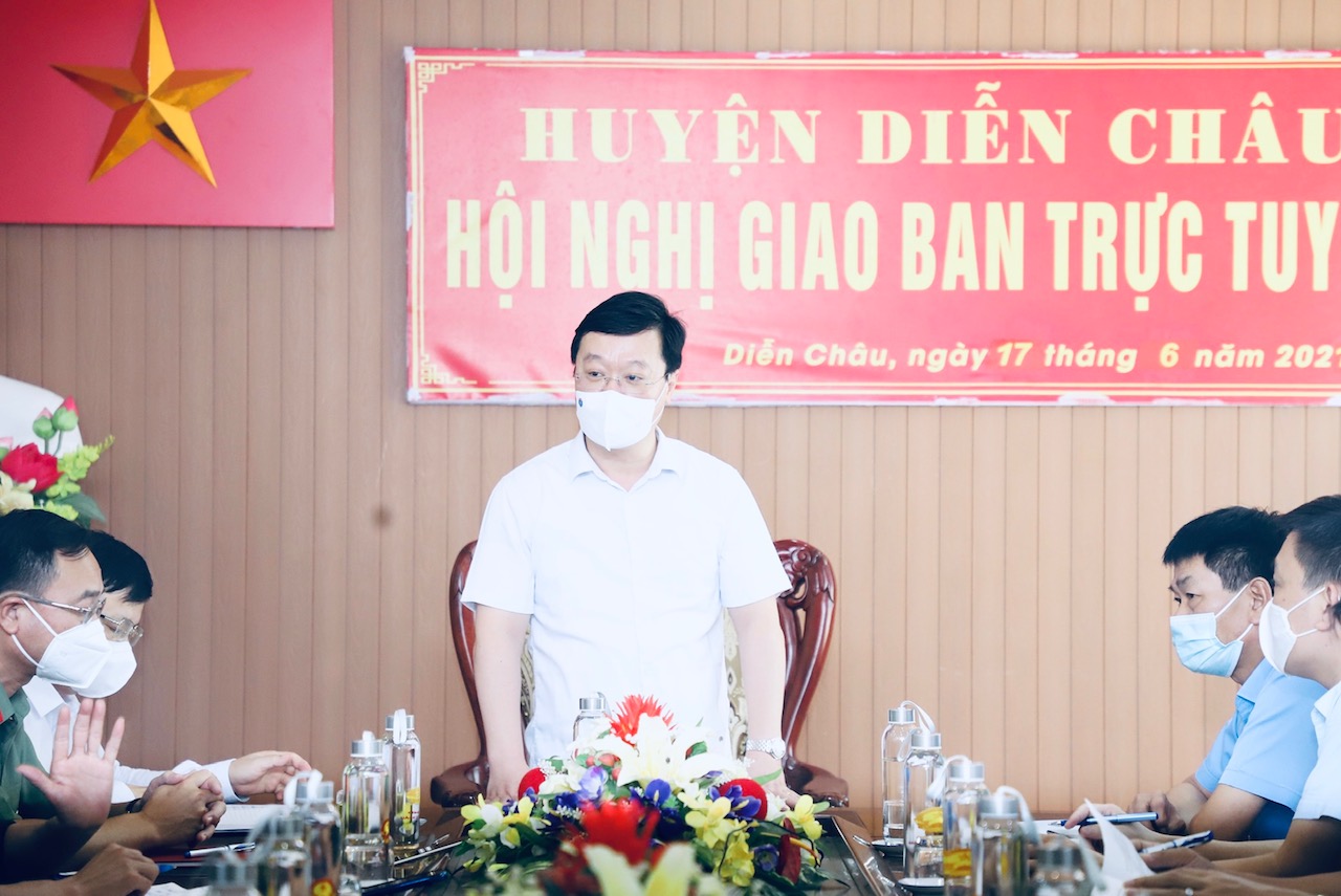 Chủ tịch UBND tỉnh Nghệ An Nguyễn Đức Trung: ‘Quyết khống chế, ngăn chặn, kiểm soát, không để dịch Covid-19 lây lan diện rộng’ - Ảnh 1.
