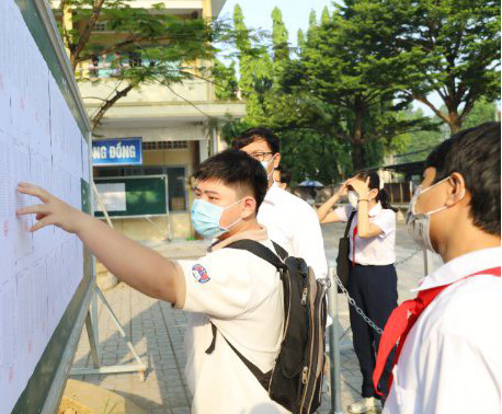 Đồng Nai công bố điểm chuẩn lớp 10, hơn 10.000 thí sinh trúng tuyển vào trường công lập - Ảnh 1.
