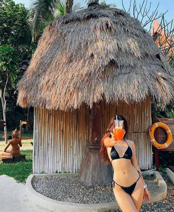 Ngắm thân hình nóng bỏng của bạn gái thủ môn Văn Lâm trong những bộ bikini siêu nhỏ - Ảnh 6.