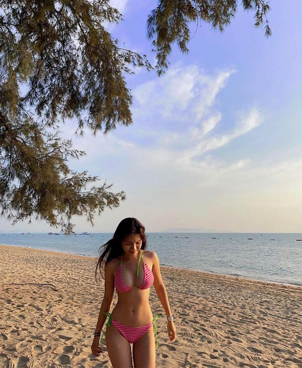 Ngắm thân hình nóng bỏng của bạn gái thủ môn Văn Lâm trong những bộ bikini siêu nhỏ - Ảnh 7.