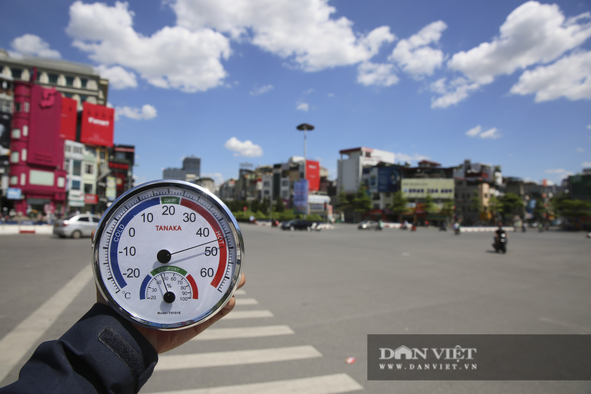 Nhiệt độ thực tế ngoài trời tại 5 quận nội thành Hà Nội là bao nhiêu? - Ảnh 13.