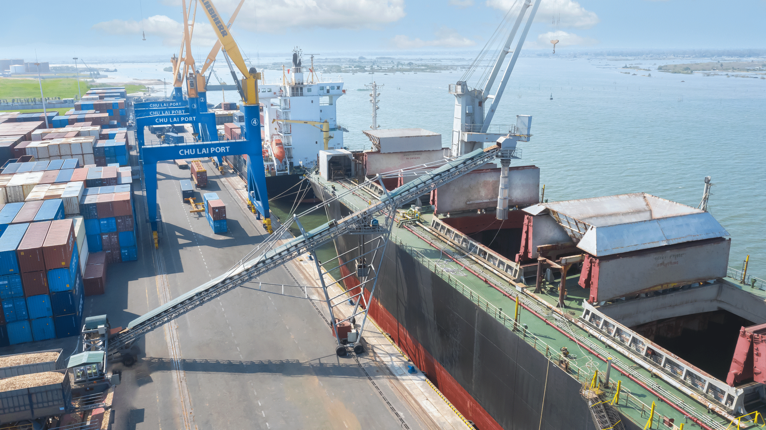 Cảng Chu Lai- Cửa ngõ xuất khẩu hàng hóa mới tại miền Trung - Ảnh 2.
