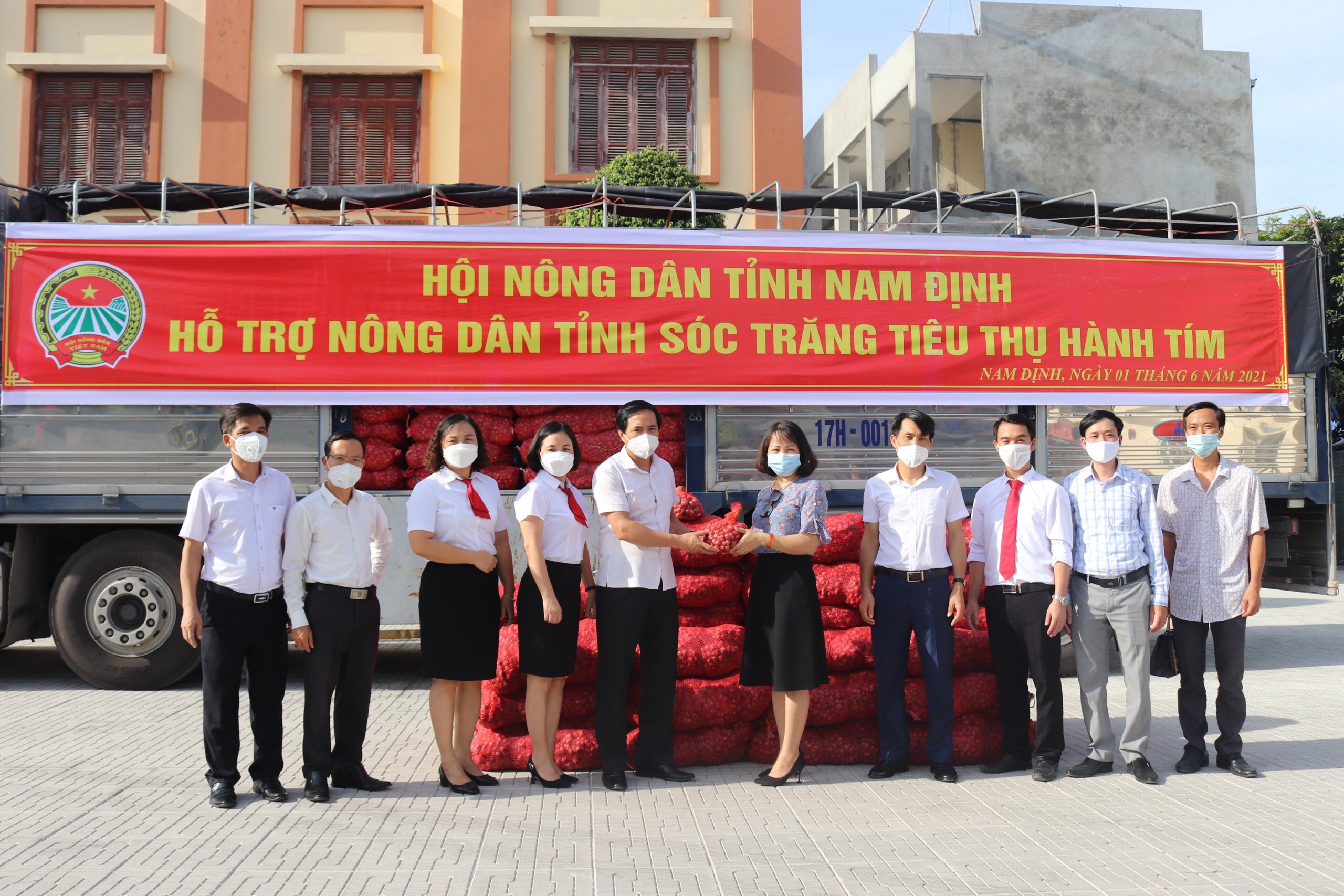 Hội Nông dân Nam Định mua ủng hộ 14 tấn hành tóm Sóc Trăng rồi bán đi đâu mà hết sạch? - Ảnh 1.