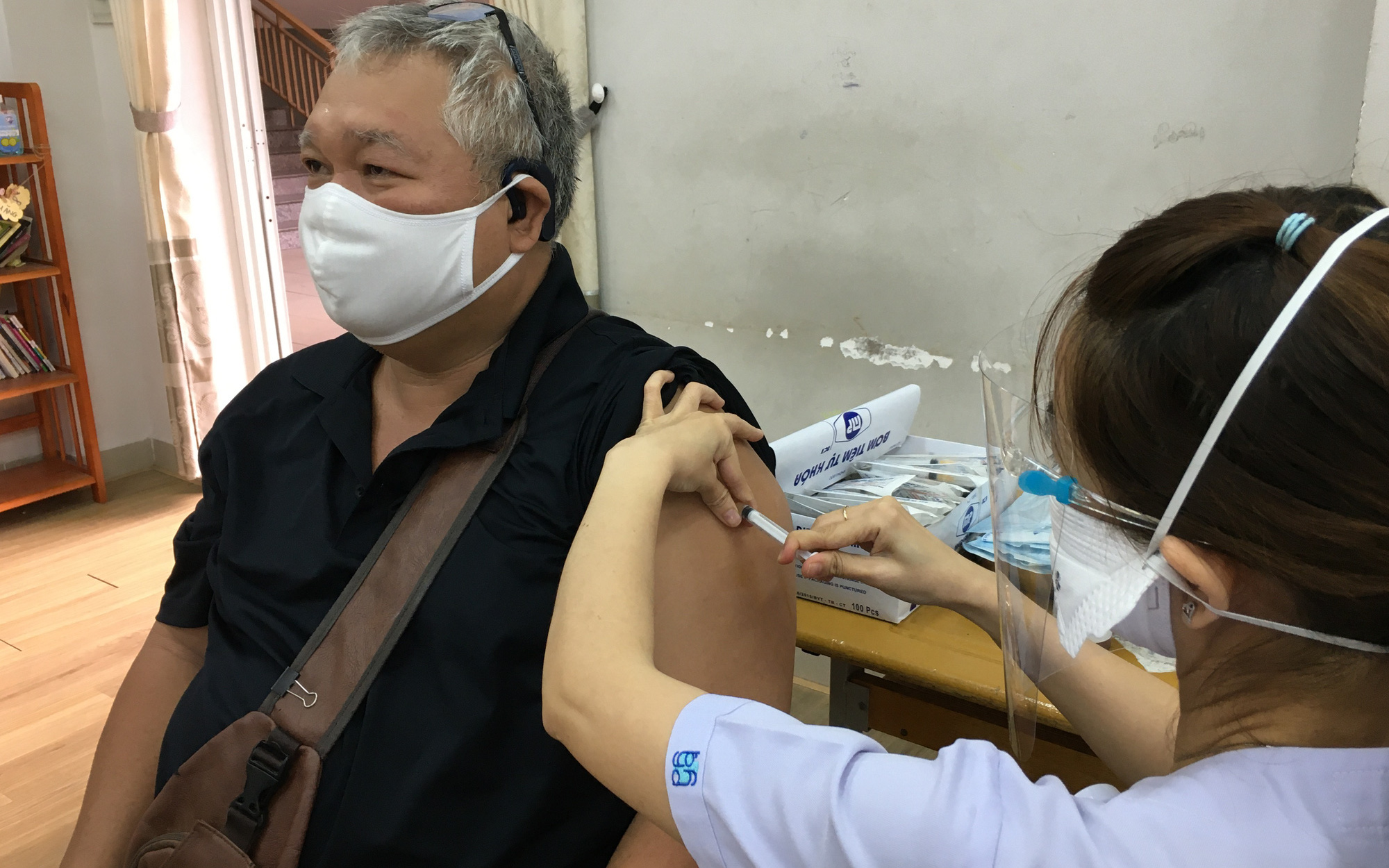 Ảnh: TP.HCM triển khai tiêm vaccine Covid-19 đại trà từ chiều 21/6