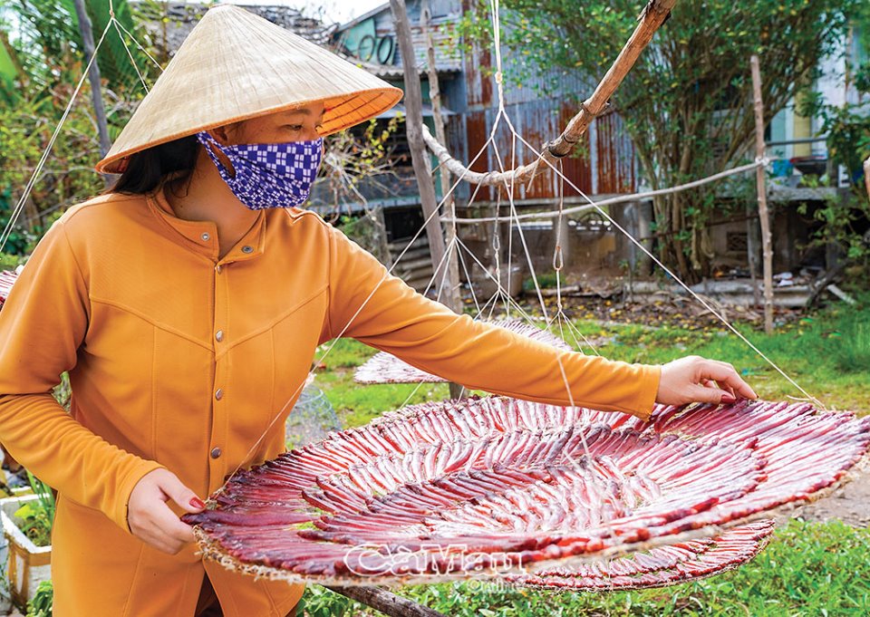 Khô cá kèo đỏ - một trong những đặc sản độc, lạ, hiếm ở xứ Tân Ân - Ảnh 1.
