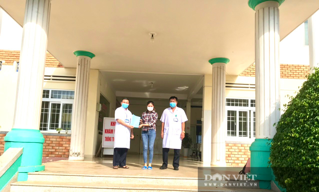Đắk Lắk: Nữ giáo viên nhiễm Covid-19 khiến nhiều nơi bị phong toả được xuất viện - Ảnh 1.