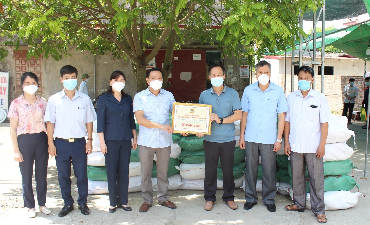 Nông dân Bắc Ninh ủng hộ gần 3,6 tỷ đồng phòng chống dịch Covid-19 - Ảnh 1.