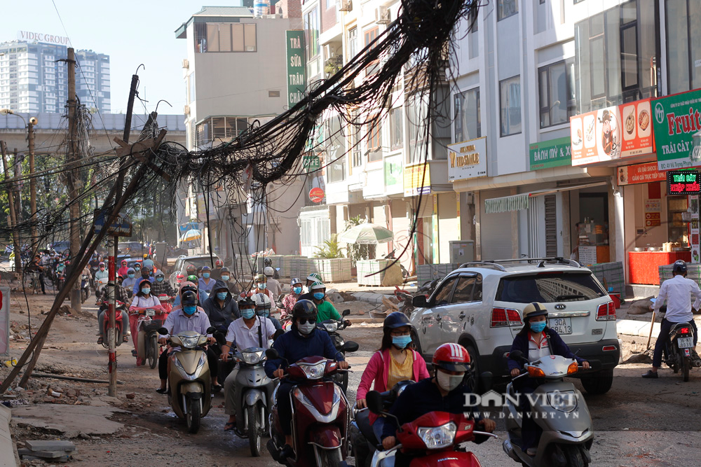 Quận Thanh Xuân: &quot;Thần tốc&quot; thi công Dự án cải tạo, mở rộng đường Vũ Trọng Phụng sau nhiều năm chậm tiến độ - Ảnh 1.