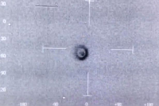 Trực thăng cảnh sát phát hiện UFO có tốc độ lên đến gần 50m/s - Ảnh 2.