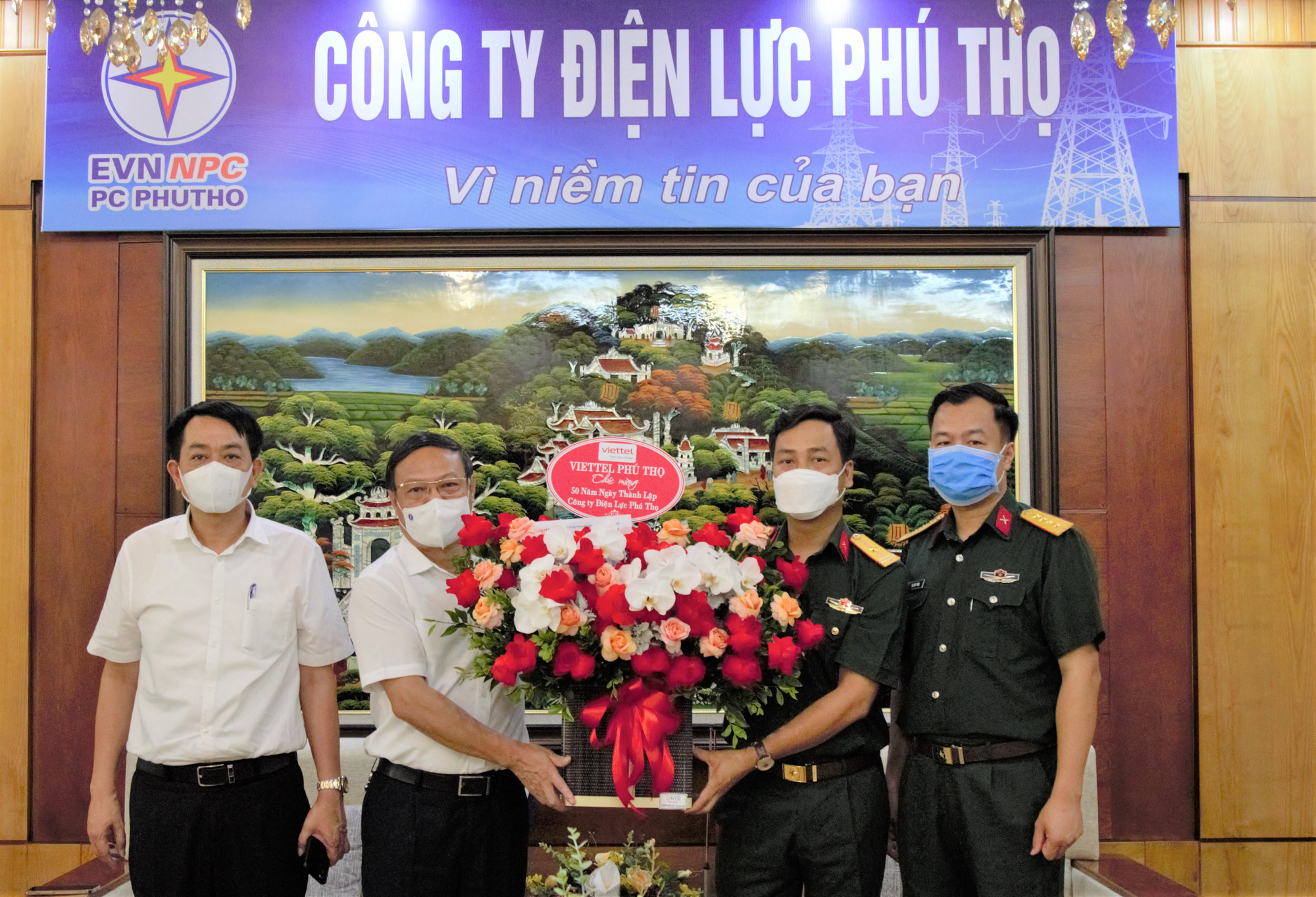 Công ty Điện lực Phú Thọ: 50 năm đổi mới và phát triển - Ảnh 6.