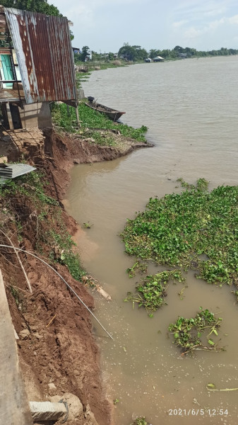 An Giang: Ban bố tình huống khẩn cấp sạt lở bờ đông sông Châu Đốc - Ảnh 3.