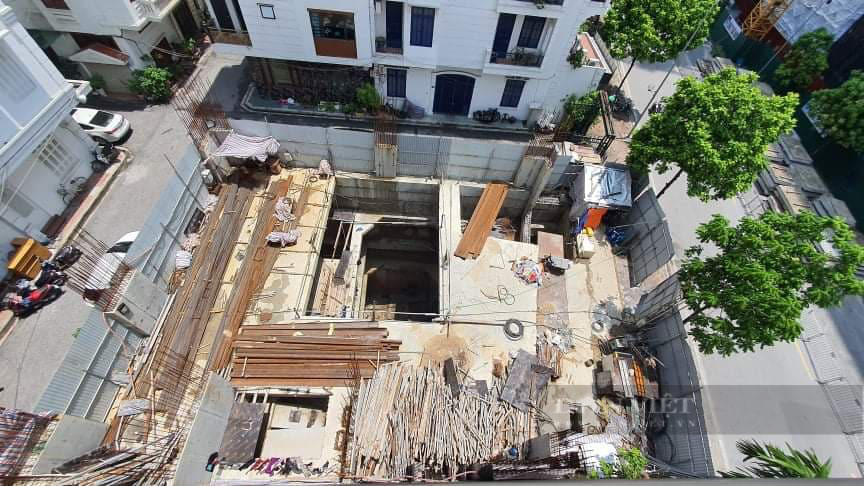 Bộ Xây dựng yêu cầu Hà Nội làm rõ thẩm quyền cấp phép xây dựng 'nhà 4 tầng hầm' - Ảnh 2.