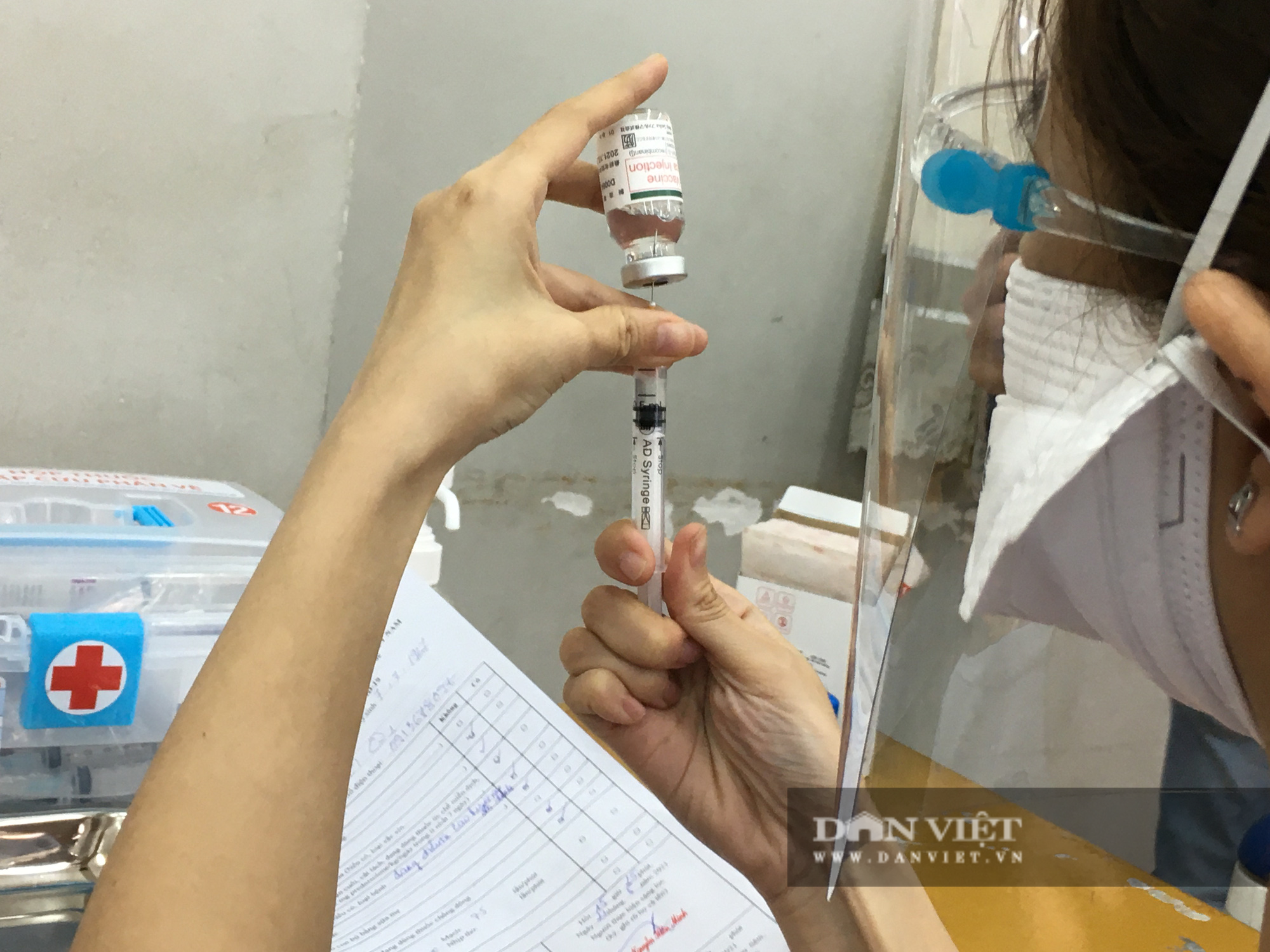 Kỳ họp thứ nhất HĐND TP.HCM khóa X: Người dân mong mỏi được tiêm vaccine Covid-19 đại trà - Ảnh 3.