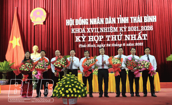 Chân dung người vừa được 100% đại biểu tín nhiệm, bầu tái cử Chủ tịch Thái Bình - Ảnh 1.