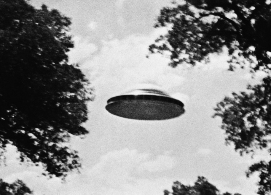 Mỹ chuẩn bị công bố báo cáo mang tính bước ngoặt về UFO - Ảnh 1.