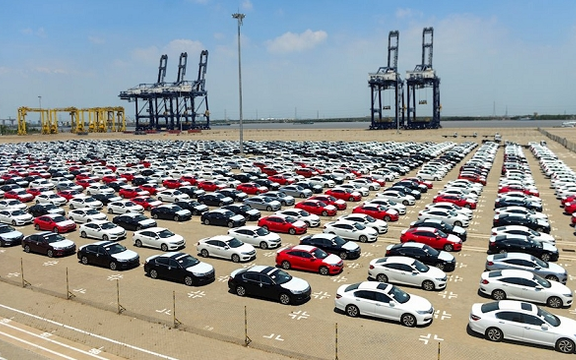 Ô tô nhập khẩu từ Trung Quốc tăng kỷ lục