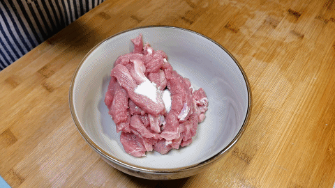 Muốn làm món thịt lợn xào chua ngọt ngoài giòn, trong mềm, ngon tuyệt cần nhớ mẹo này - Ảnh 5.