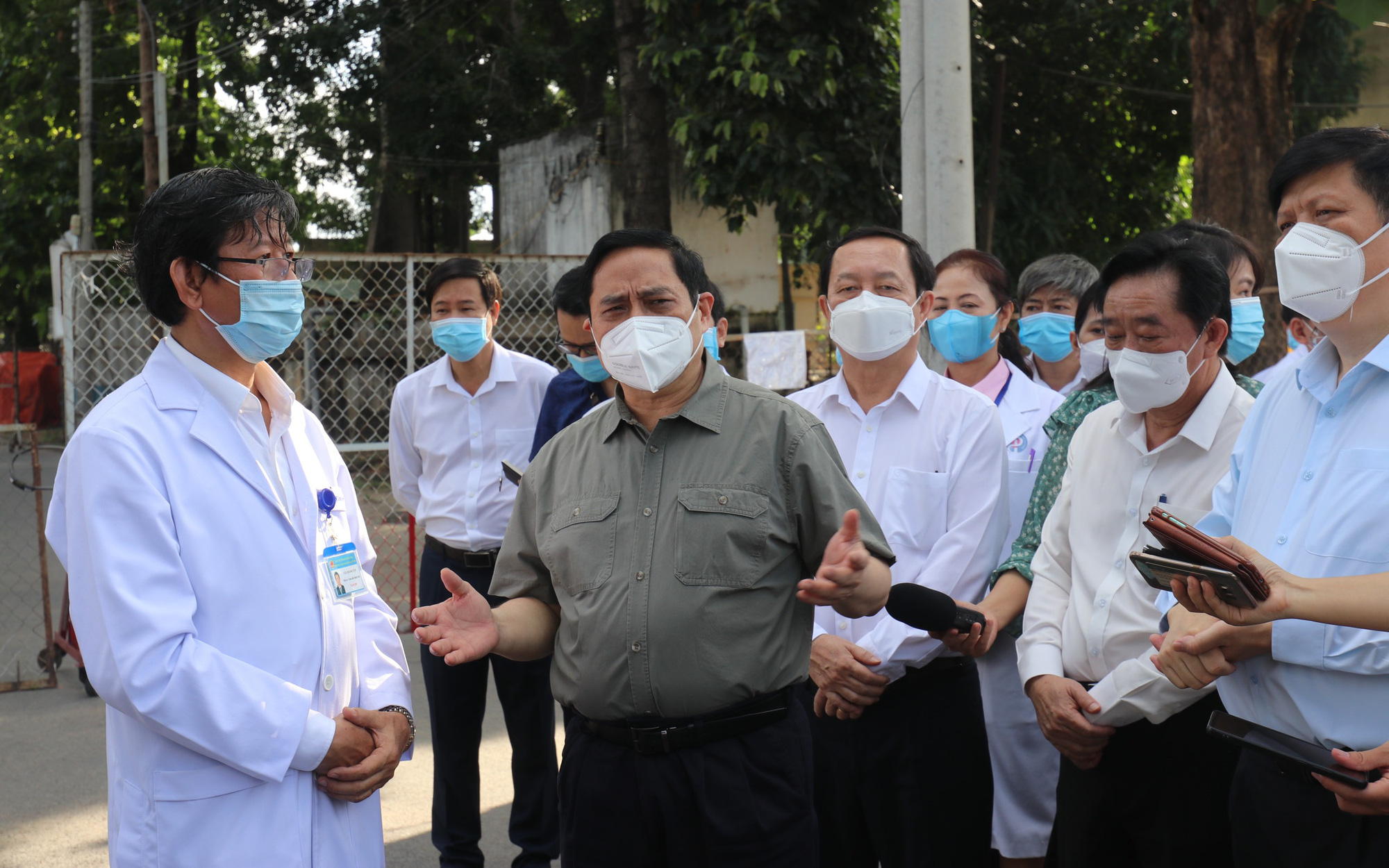 Thủ tướng Phạm Minh Chính: Bệnh viện phải tuân thủ quy trình chống dịch nghiêm ngặt hơn