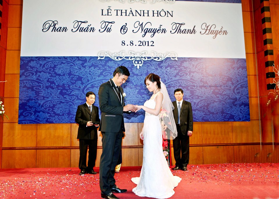Cuộc hôn nhân hạnh phúc, viên mãn của MC Tuấn Tú bên vợ &quot;gia thế khủng&quot; - Ảnh 2.