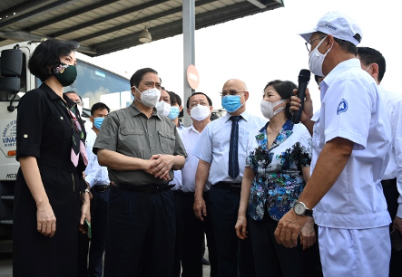 Thủ tướng Chính phủ: Vinamilk là đơn vị điển hình về kinh tế tuần hoàn, sản xuất tốt, chống dịch chủ động - Ảnh 7.