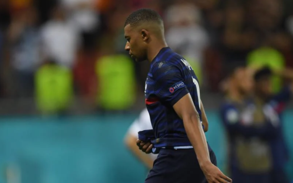 Clip: Mbappe hóa "tội đồ" trên chấm 11m, Pháp ôm hận trước Thụy Sĩ