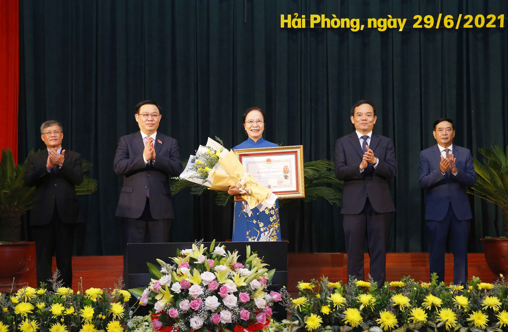 Chủ tịch Quốc hội Vương Đình Huệ: Nghiên cứu chính sách đặc thù để Hải Phòng phát triển nhanh, bền vững - Ảnh 3.