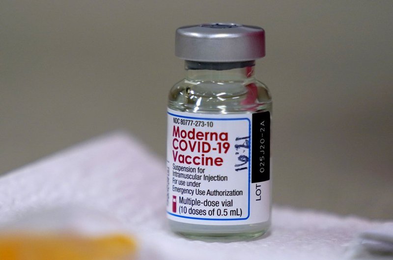 Bộ Y tế phê duyệt có điều kiện vắc xin Covid-19 thứ 5: vắc xin Moderna - Ảnh 1.