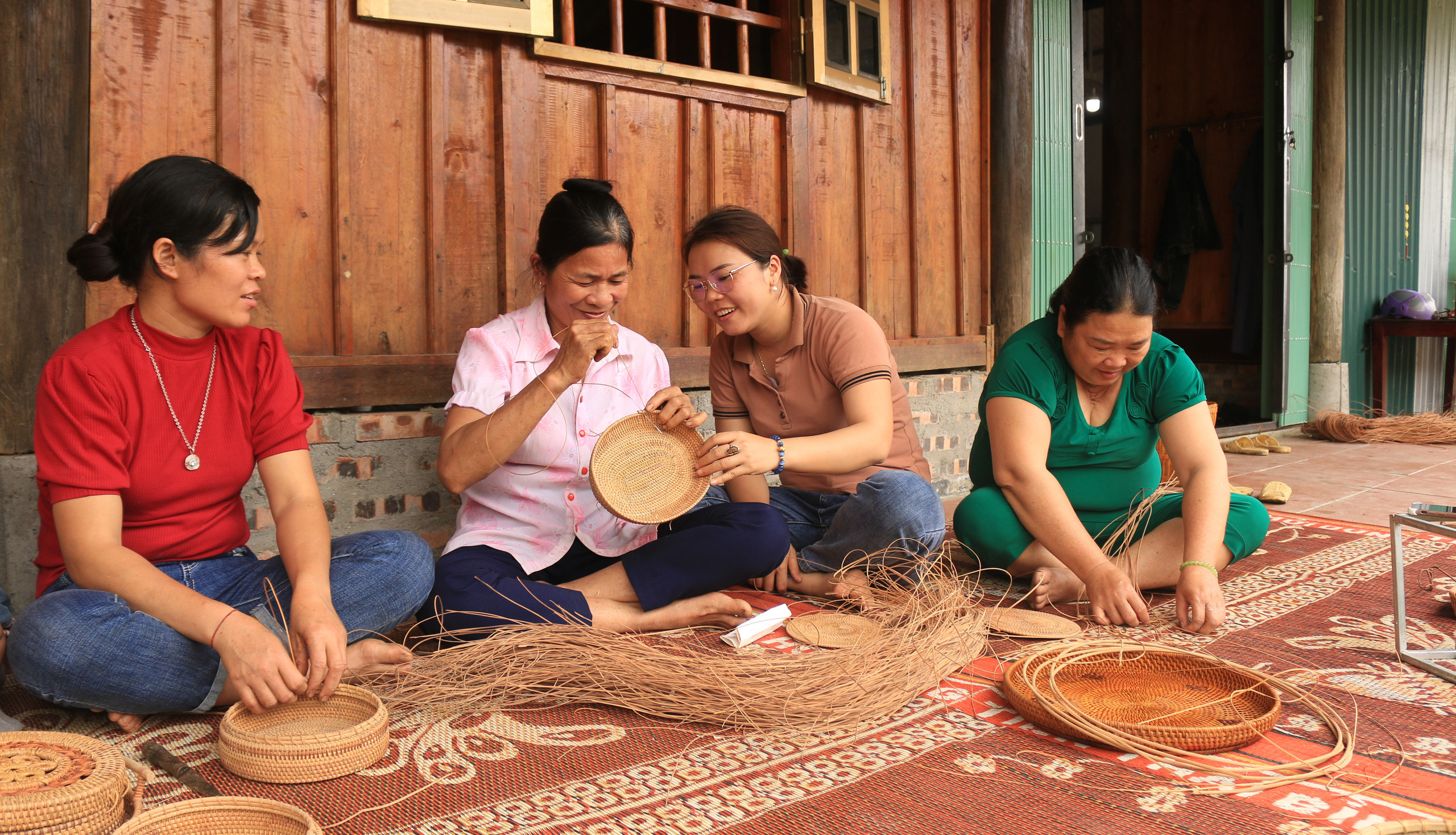 Mây tre đan Lâm Bình hướng tới sản phẩm OCOP - Ảnh 3.