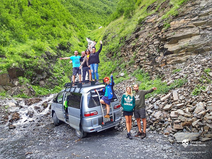 Tour mạo hiểm trải nghiệm tuyến đường du mục Tusheti, chiêm ngưỡng “thế giới thần tiên đang ngủ yên” - Ảnh 11.