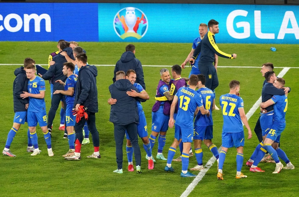 Shevchenko khóc khi Ukraine vào tứ kết Euro - Ảnh 9.