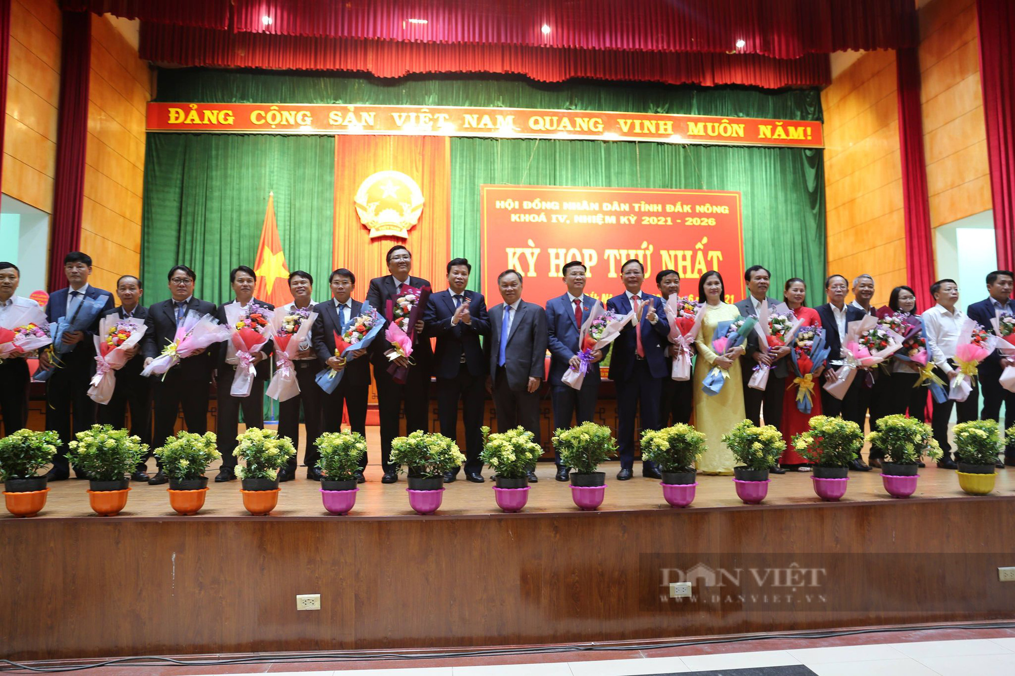 Giám đốc Công an tỉnh Đắk Nông- đại tá Hồ Văn Mười-làm chủ tịch UBND tỉnh - Ảnh 3.