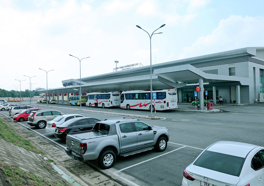 Cảng hàng không Chu Lai tăng cường quản lý hành khách ở vùng dịch về Quảng Nam, Quảng Ngãi - Ảnh 1.