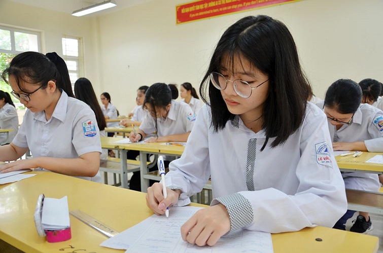 412 học sinh Hà Nội được tuyển thẳng lớp 10 là ai nếu không phải F0, F1? - Ảnh 1.