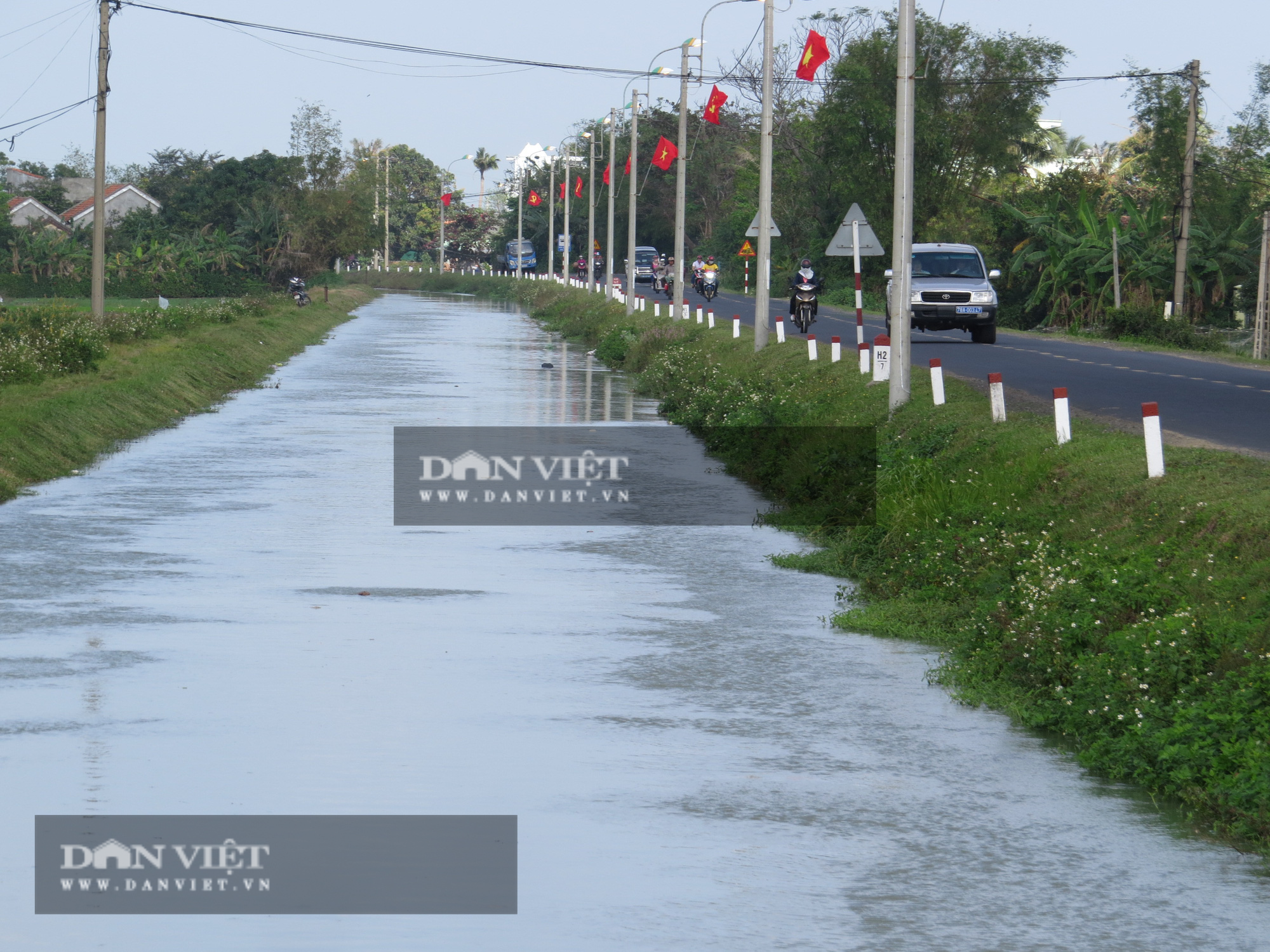 Phú Yên: Thủy nông đề nghị thủy điện xả nước liên tục về hạ du để cứu cây trồng - Ảnh 1.