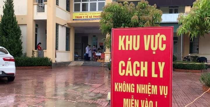 Cận cảnh phong tỏa 15 điểm tại TP Hà Tĩnh sau 2 ca dương tính với Covid - 19 - Ảnh 6.