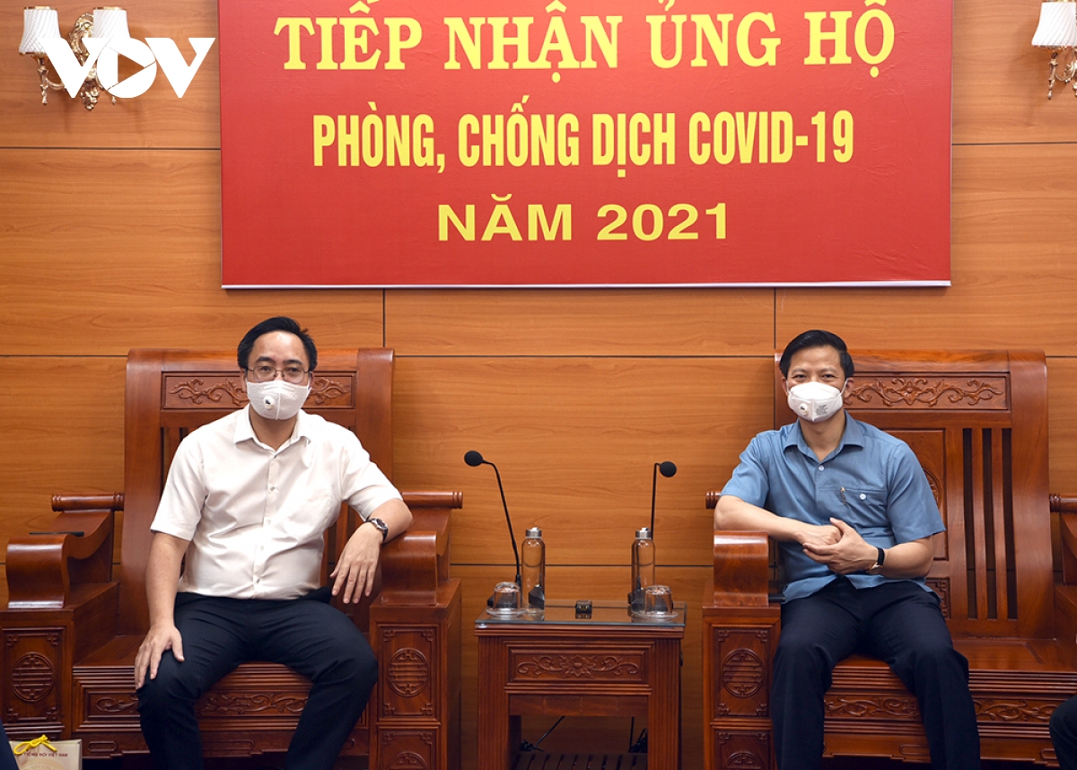 CLB báo chí Bắc Ninh tại Hà Nội và VOV trao tặng 1 tỷ đồng giúp Bắc Ninh, Bắc Giang chống dịch - Ảnh 3.
