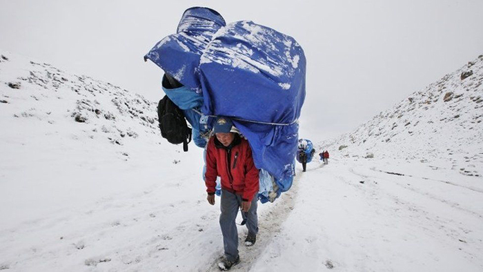 Người Sherpa trên “Nóc nhà Thế giới” với tục lệ đa phu và trước thách thức Covid-19 - Ảnh 2.