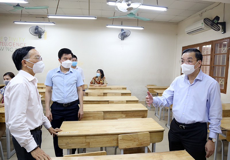 Kiểm tra công tác chuẩn bị thi vào lớp 10, Chủ tịch Hà Nội đưa ra nhiều lưu ý với thí sinh - Ảnh 1.