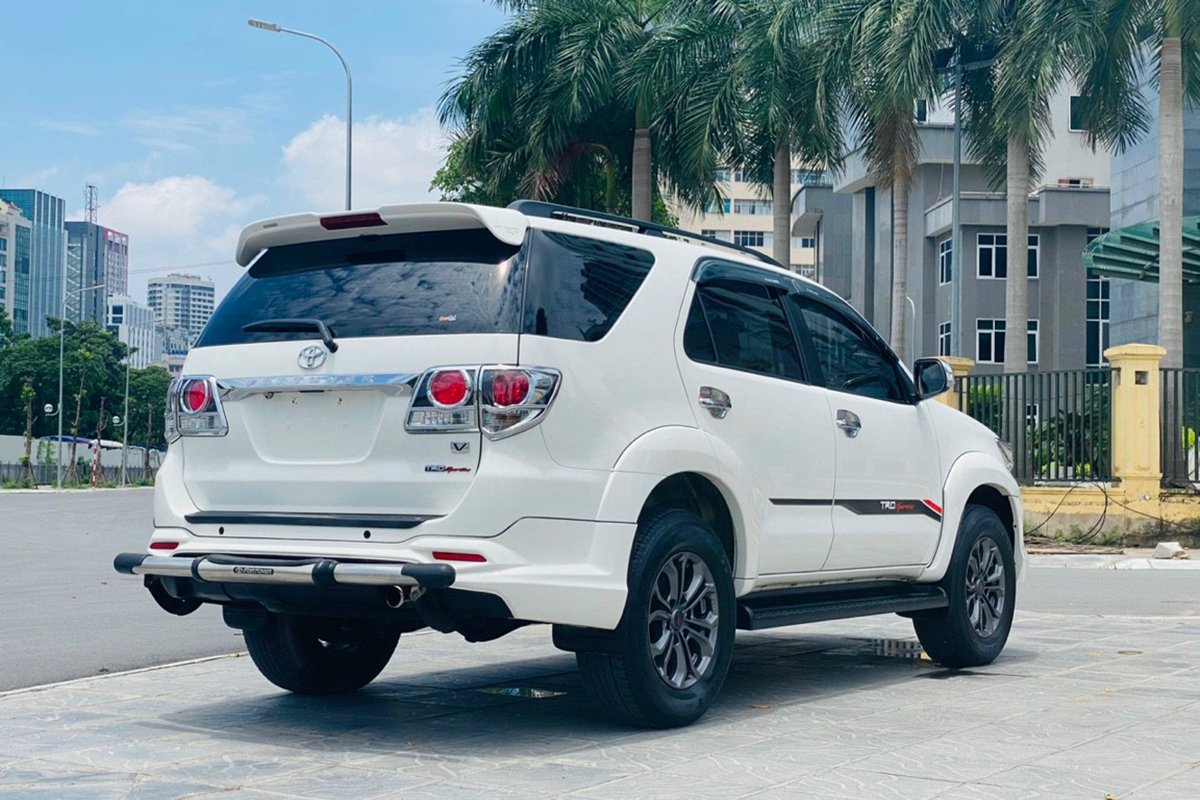 Vì sao Toyota Fortuner bản siêu &quot;độ&quot; 2016 lại bị coi là &quot;thánh lật&quot;? - Ảnh 4.