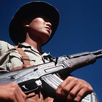 Vũ khí cá nhân của chiến sĩ Giải phóng quân trước khi có AK-47 - Ảnh 1.