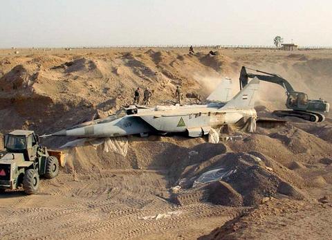 Giải mã vụ Iraq chôn giấu 800 máy bay chiến đấu trong sa mạc - Ảnh 8.