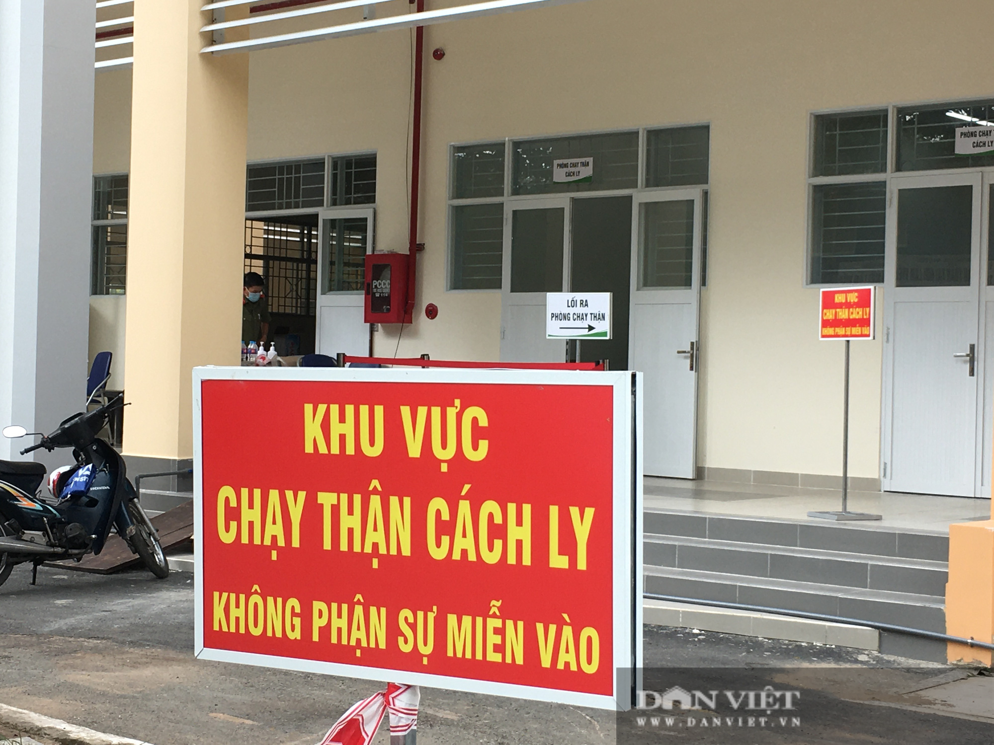 Bệnh nhân suy thận trong khu vực phong tỏa vất vả tìm chỗ chạy thận nhân tạo - Ảnh 1.