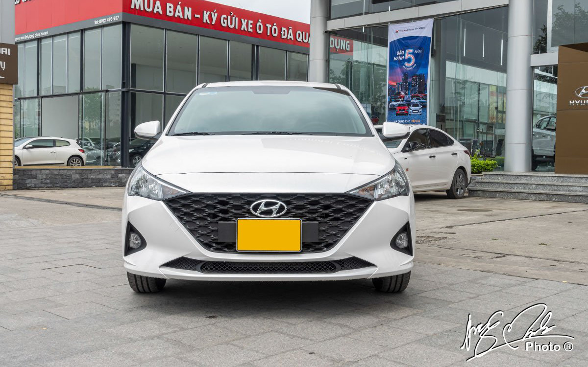 Hyundai Accent số sàn lên ngôi, giá siêu rẻ