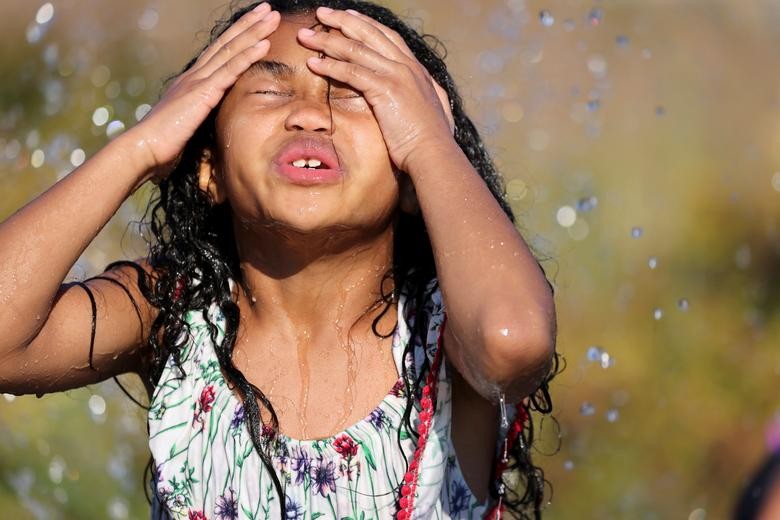 Cuộc sống người dân Mỹ dưới đợt nắng nóng kỷ lục 41 độ C - Ảnh 4.