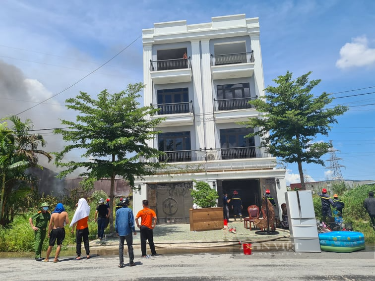 NÓNG: Đang cháy cực lớn ở khu chung cư Hoàng Mai, xã Đồng Thái, Hải Phòng - Ảnh 6.